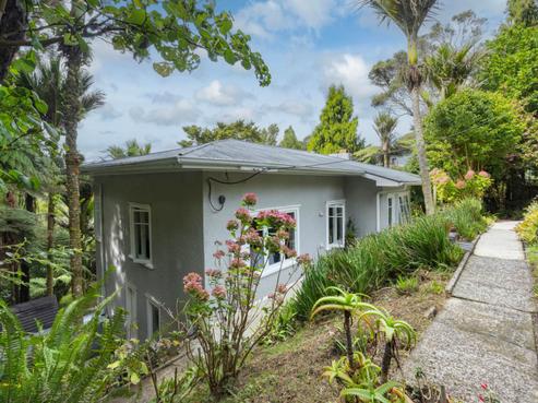 11 Tawini Road, Titirangi