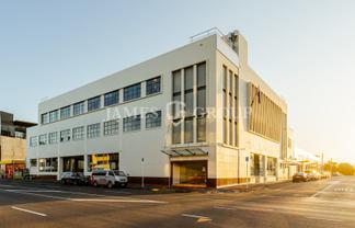 ICONIC MOUNT EDEN RETAIL SPACE - 48 CAR PARKS