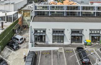 Victoria Quarter - Boutique unit with carpark