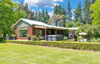 1805 Cust Road, Cust