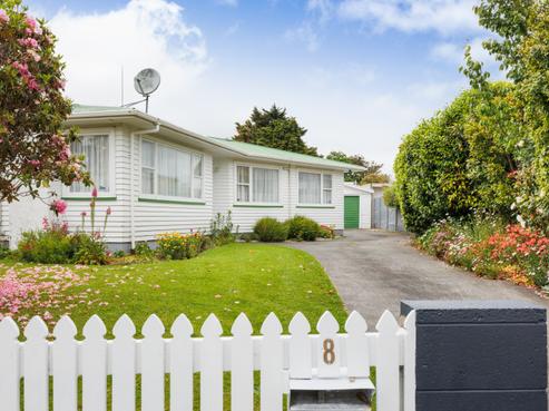 8 Somerset Crescent, Highbury