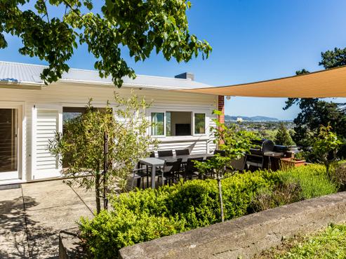 18 Palm Grove, Belmont
