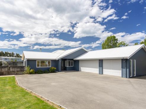 326 Homestead Road, Weston