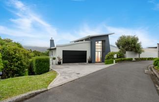 7 Caughley Grove, Karori