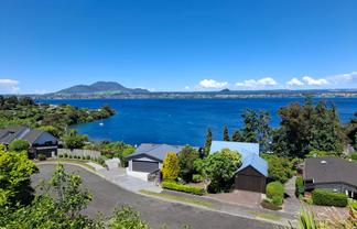 23 Ewing Grove, Acacia Bay