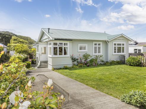 157 Derwent Street, Island Bay