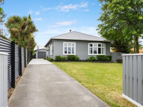 37 Birchfield Avenue, Dallington
