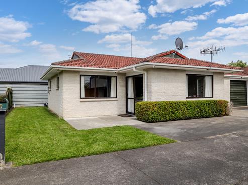 8 Olympic Court, Palmerston North Central