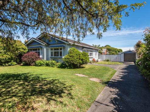 83 Blighs Road, Strowan