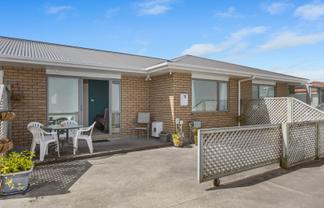 2/6 Warre Street, Waitara