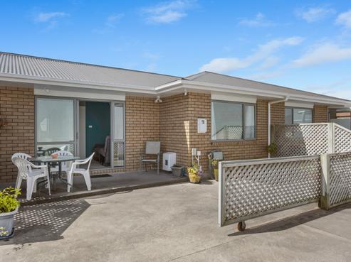 2/6 Warre Street, Waitara