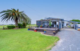 1335 East Coast Road, Kaiaua