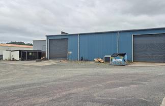 Industrial Powerhouse: Workshops, Offices & Yard 