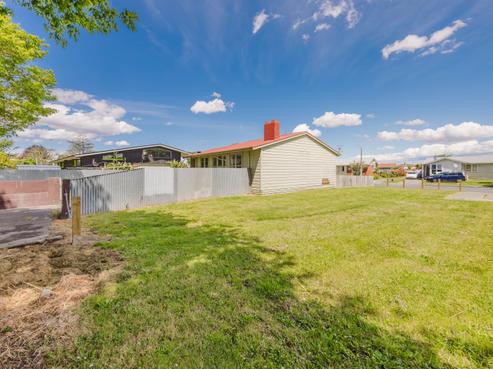 707 Kiwi Street, Camberley