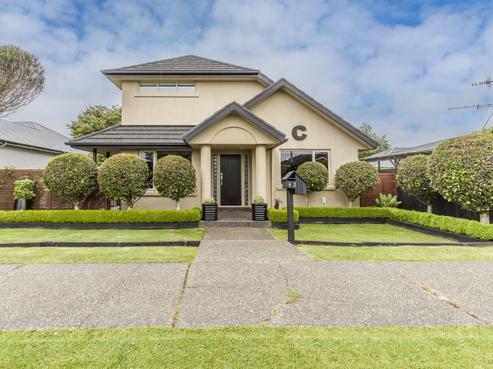 63 Lees Street, Gladstone