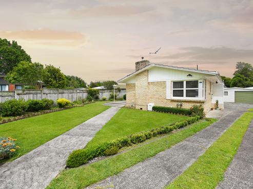 63 Resthill Crescent, Glenview