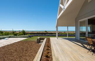 25 Bay End, Rarangi