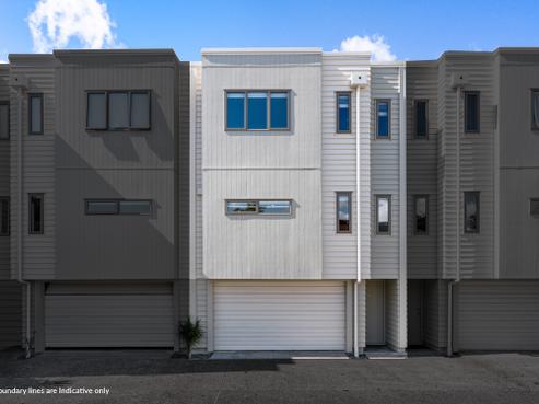 47/21 Hunters Park Drive, Three Kings