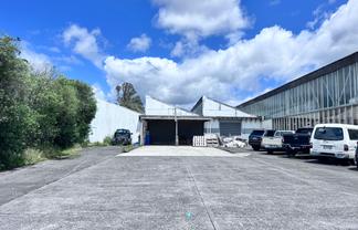 Prime Warehouse in centre New Lynn