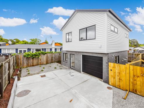 16D Olive Crescent, Papatoetoe