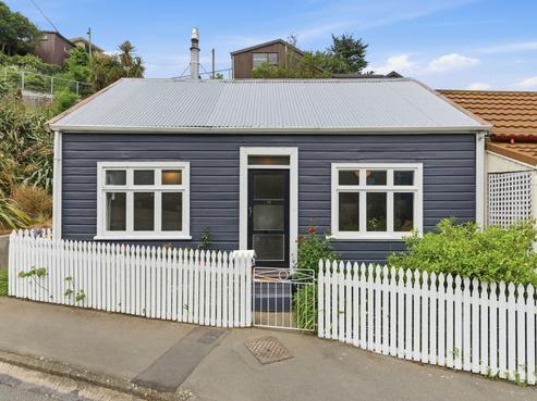 12 Hawkhurst Road, Lyttelton