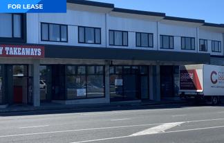 Te Atatu Retail, Road Front Retail 