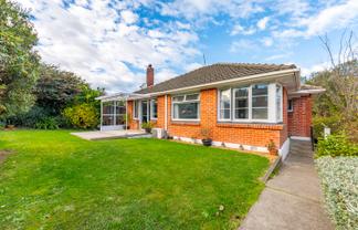 2 Cameron Street, Seaview