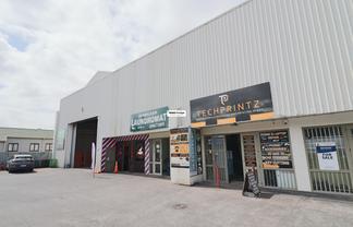 Commercial unit for LEASE in central Otahuhu 