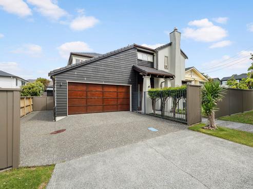 17B Queensway, Three Kings
