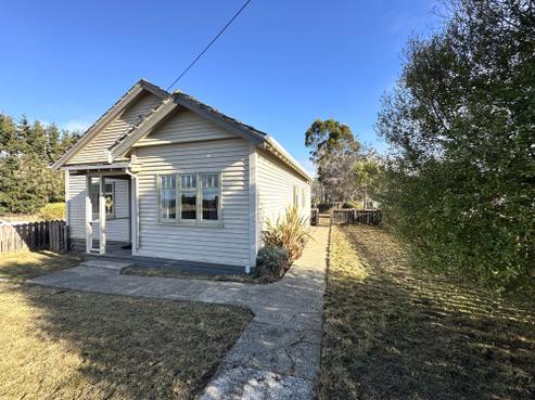 3 Brown Street, Clinton and Surrounds