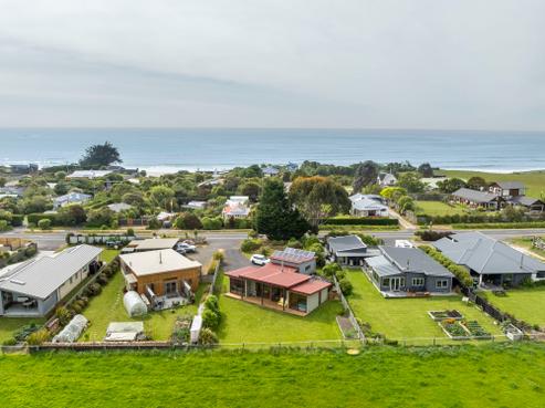 1241 Coast Road, Karitane