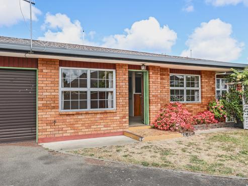 3/24 Middle Road, Havelock North