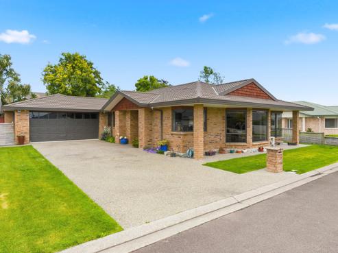 6 Campbell Grove, Levin
