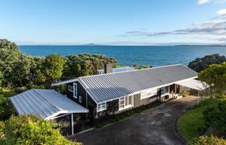 899 Whangaparaoa Road, Manly