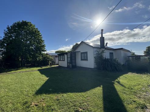 2 Lake Street, Takapau