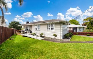 39 Coniston Avenue, Te Atatu South