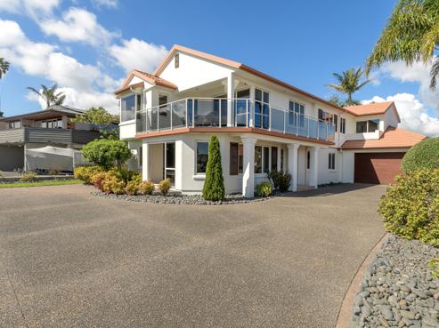 24 Kiriwai Place, Matua