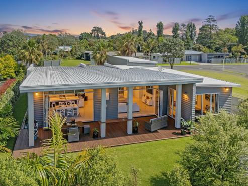 105 South Highway East, Whitianga