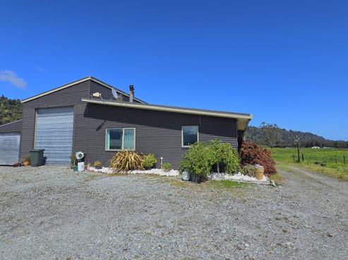 711B La Fontaine Road, Harihari