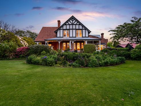 104 Grey Street, Gladstone