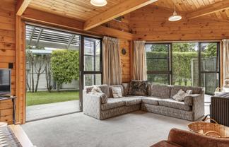 2/13 Manunui Street, Kuratau