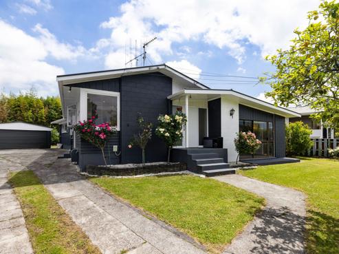 6 Parkdale Place, Glenview