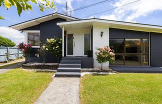 6 Parkdale Place, Glenview