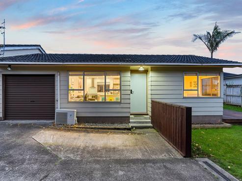 3/100 Royal Road, Massey