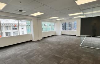 Tidy High Street Office - Convenient Location