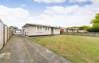 14 Otaki Place, Westbrook