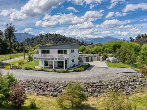 91 Beach Road, Ross