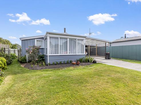 102 Pacific Drive, Southbridge