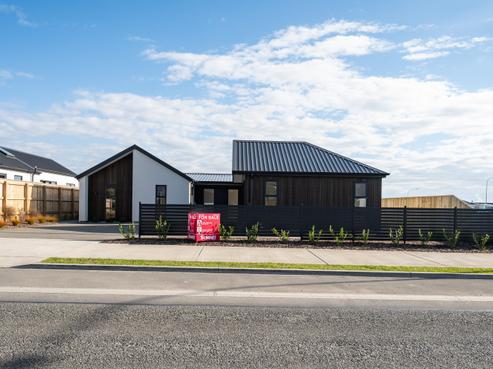 8 Paton Road, Hope