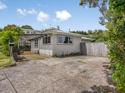 218 Dowse Drive, Maungaraki